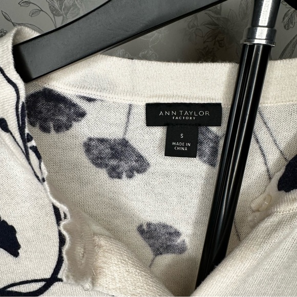 Ann Taylor Ivory and Navy Vine Cardigan - Picture 4 of 11